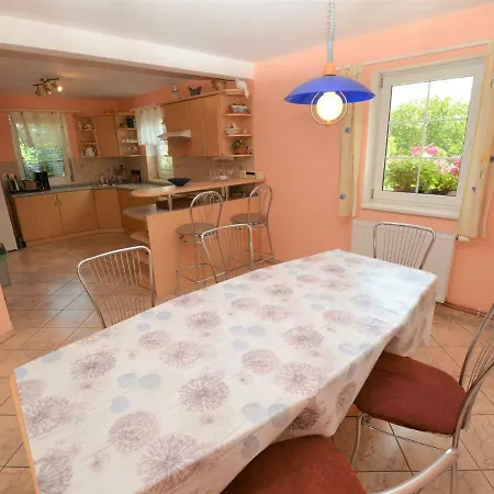 بيت للعطل Comfortable Detached House With Large Garden