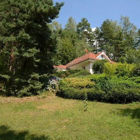 Comfortable Detached House With Large Garden *